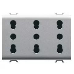   Gewiss Chorus GW14209 földelt csatlakozóaljzat (dugalj - Olasz szabvány), 3x2P+F, titánium burkolattal, 3 modul, csavaros bekötés, keret nélkül, süllyesztett, 16A 250V (Gewiss GW14209)