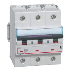   Legrand 410217 DX3 Kismegszakító. 3P, 40A, D karakterisztika, 50kA