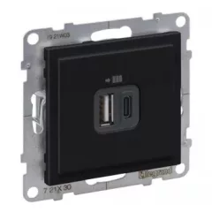   Legrand SUNO 721430 Kettős USB-A + USB-C töltőaljzat, fekete burkolattal, keret nélkül