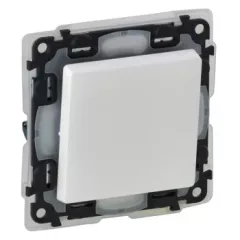  Legrand Valena Life 752151 vízmentes egypólusú kapcsoló (101), fehér burkolattal keret nélkül, süllyesztett, (IP44) 10A 250V (Legrand 752151)