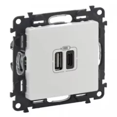   Legrand 753106 Valena Life Töltőaljzat Kettős USB C-típusú + USB A-típusú csatlakozóval, 5V–3A–15W, Túlfesz-védelem >1kW, Class II SELV, Fehér ( Legrand 753106 )