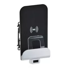   Legrand 753114 Valena Life Vezeték nélküli töltőállomás USB A-típusú
csatlakozóval, 2,4 A/ 12 W, 136,5 x 70 x 56,5 mm, lopásgátlóval, 50x80 mm érzékelési terület, 10°dőlés, Fehér ( Legrand 753114 )