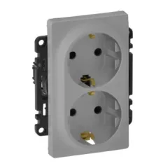   Legrand Valena Life 753326 földelt csatlakozóaljzat (dugalj) gyermekvédelemmel 2x2P+F aluminium burkolattal keret nélkül, süllyesztett, 16A 250V (Legrand 753326)