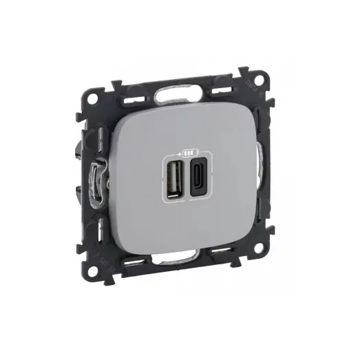 Legrand 754967 Valena Allure Töltőaljzat Kettős USB C-típusú + USB A-típusú csatlakozóval, 5V–3A–15W, Túlfesz-védelem >1kW, Class II SELV, Alumínium ( Legrand 754967 )