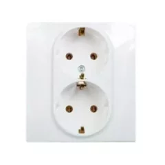   Legrand Niloé 764534 földelt csatlakozóaljzat (dugalj) 2x2P+F fehér burkolattal kerettel,, süllyesztett, 16A 250V (Legrand 764534)