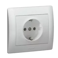   Legrand 771362 Galea Life 2P+F aljzat, rugós, alumínium ( Legrand 771362 )