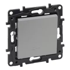   Legrand Niloé Step 863311 egypólusú kapcsoló jelzőfénnyel (rugós /, 10AX, alumínium (Legrand 863311 / 863311B)