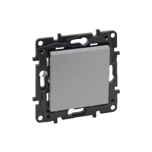 Legrand Niloé Step 863311 egypólusú kapcsoló jelzőfénnyel (rugós /, 10AX, alumínium (Legrand 863311 / 863311B)