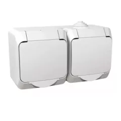   Schneider Electric Cedar Plus WDE000523 IP44 vízmentes földelt dupla csatlakozóaljzat (dugalj) gyermekvédelemmel, csapófedéllel, 2x2P+F, fehér színben, komplett szerelvény, falon kívül, vízmentes (IP44) 16A 250 ( WDE000523 ).
