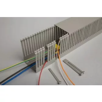 E / 4 sorozat - Huzalozócsatorna fedéllel - Canalplast - GYÁRTÓK / MÁRKÁK
